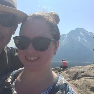 Meet your Posher, Danielle